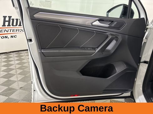 Used 2023 Volkswagen Tiguan SE R-Line AWD/4WD image 9