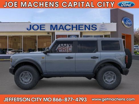 New 2025 Ford Bronco Badlands image 5