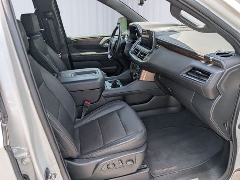 Used 2024 Chevrolet Tahoe High Country AWD/4WD image 11