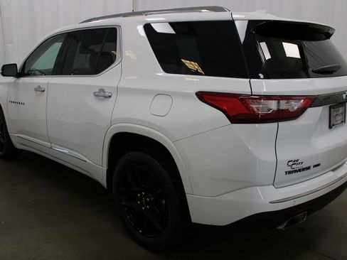 Used 2020 Chevrolet Traverse Premier w/ LPO, Blackout Package image 8