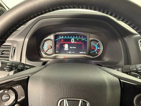 Used 2019 Honda Pilot Touring image 19