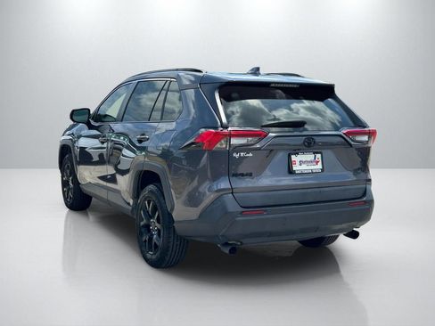 Used 2021 Toyota RAV4 LE FWD image 7