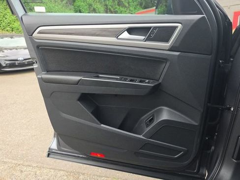 Used 2018 Volkswagen Atlas SEL FWD image 19