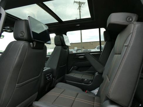 New 2026 Chevrolet Suburban High Country AWD/4WD image 16