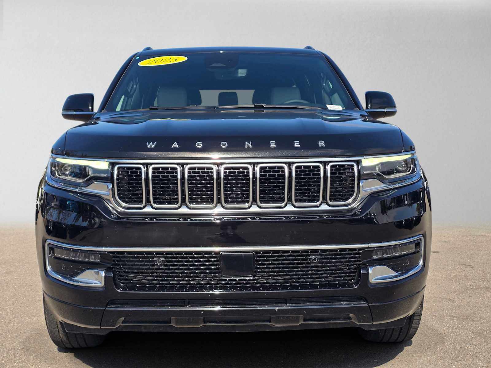 Used 2025 Jeep Wagoneer 4WD image 8