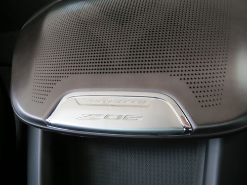 Used 2025 Chevrolet Corvette Z06 w/ Stealth Interior Trim Package RWD image 18