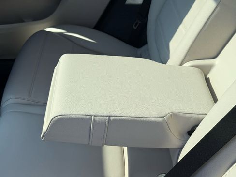 Used 2026 Mercedes-Benz GLC 350e 4MATIC image 33