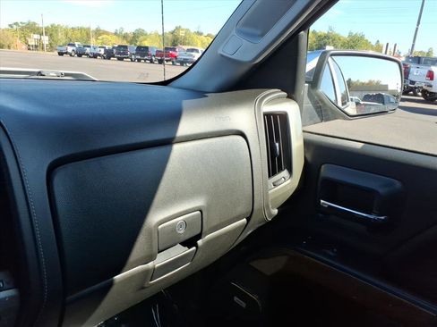 Used 2017 Chevrolet Silverado 1500 High Country image 21