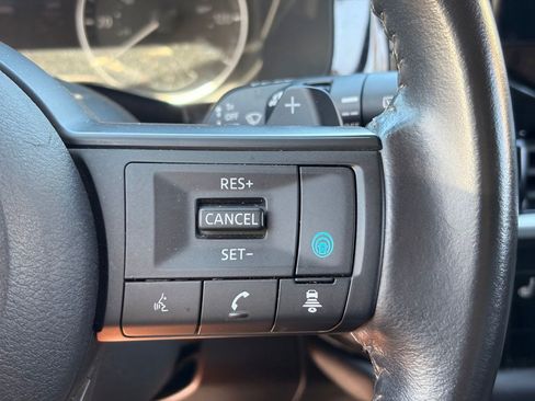 Certified 2025 Nissan Pathfinder SV FWD image 26