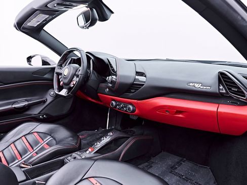 Used 2018 Ferrari 488 Spider RWD image 62