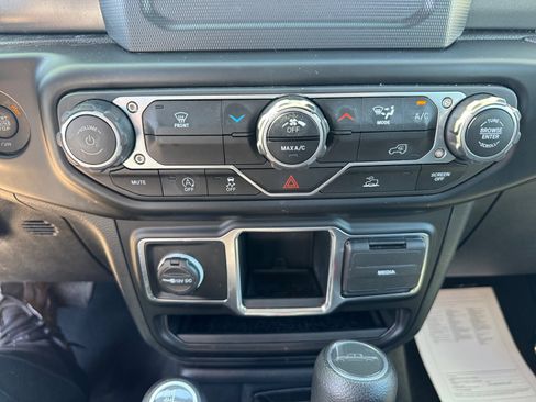 Certified 2023 Jeep Gladiator Sport w/ Trailer Tow Package AWD/4WD image 31