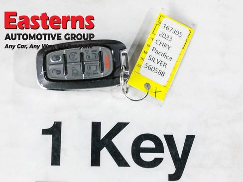 Used 2023 Chrysler Pacifica Limited image 34