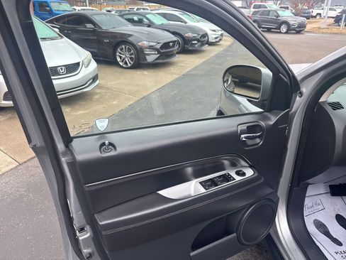 Used 2016 Jeep Compass High Altitude image 19