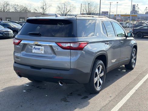 Used 2021 Chevrolet Traverse LT w/ LT Premium Package image 19