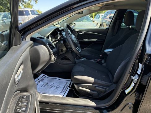 Used 2016 Dodge Dart SE w/ Convenience Group FWD image 3