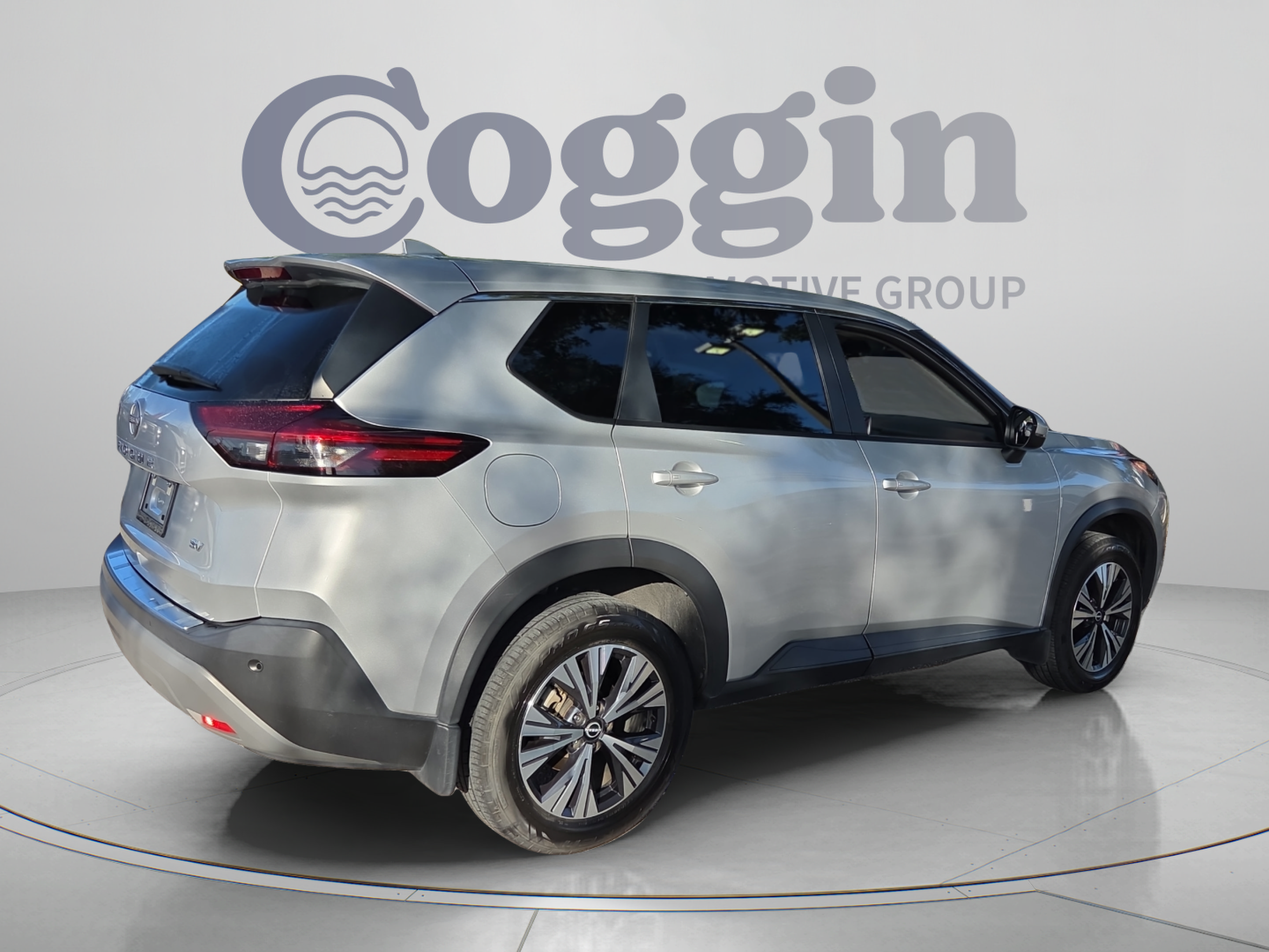 Used 2022 Nissan Rogue SV FWD image 5
