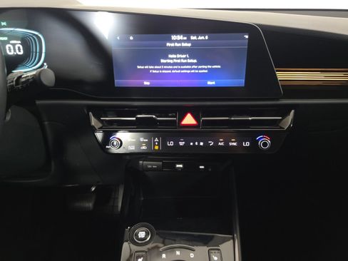 Used 2024 Kia Niro EX w/ EX Cold Weather Package FWD image 26