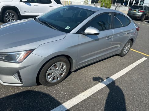 Used 2020 Hyundai Elantra SE w/ Cargo Package (C1) FWD image 6