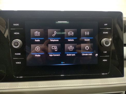 New 2025 Volkswagen Taos SE image 29