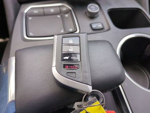 Certified 2023 Acura MDX FWD w/ Technology Package image 30