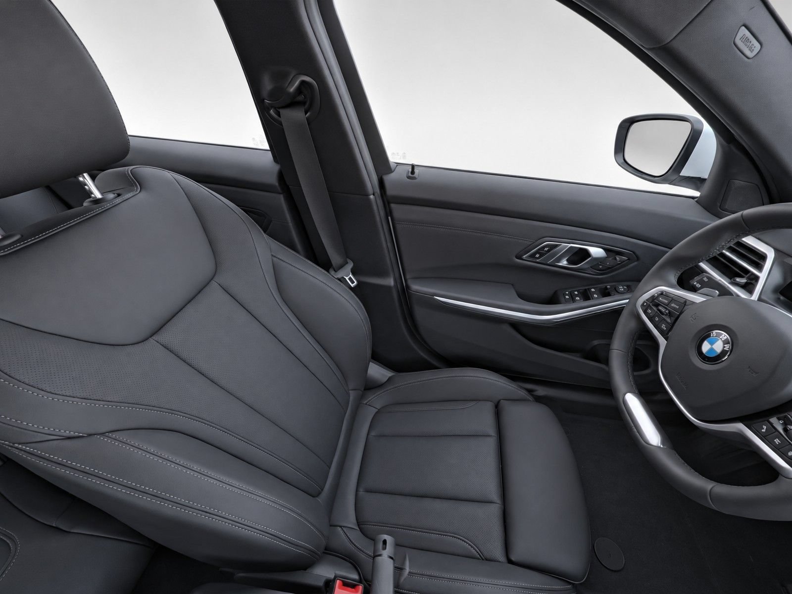 Certified 2025 BMW 330i Sedan RWD image 10