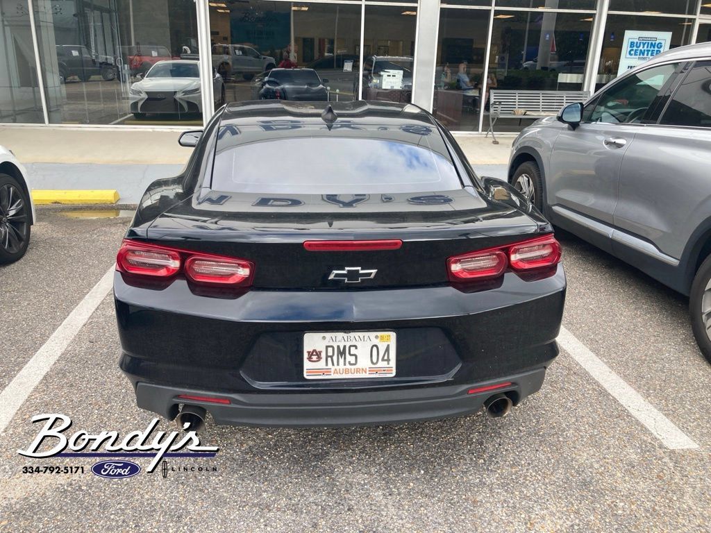 Used 2021 Chevrolet Camaro LT w/ Technology Package RWD image 4