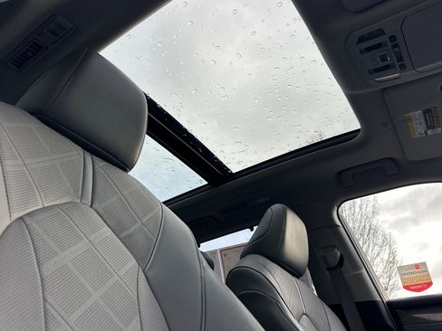 Used 2022 Toyota Highlander Platinum image 18