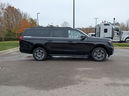 New 2025 Ford Expedition Max Active image 3