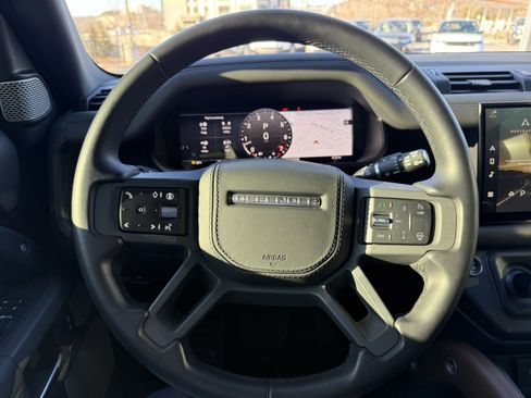 Certified 2024 Land Rover Defender 130 X-Dynamic SE image 31