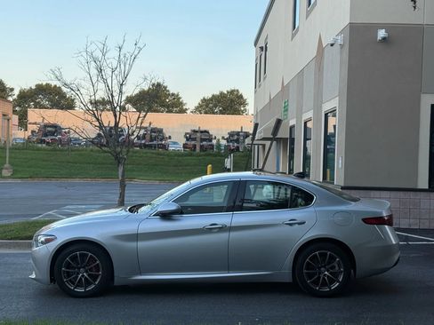 Used 2019 Alfa Romeo Giulia AWD image 8