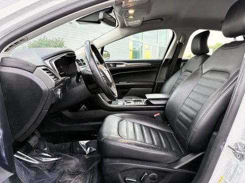 Used 2018 Ford Fusion SE w/ Equipment Group 602A FWD image 13