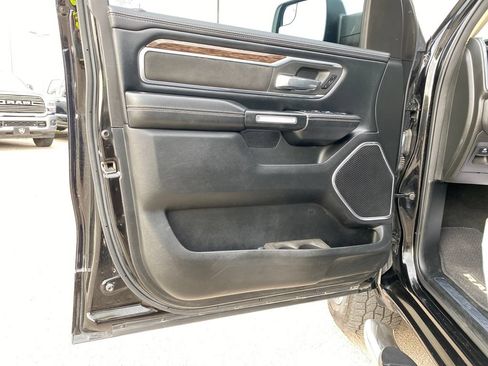 Used 2019 RAM 1500 Laramie AWD/4WD image 11