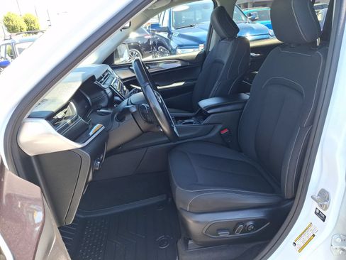 Certified 2021 Jeep Grand Cherokee L Laredo w/ Luxury Tech Group I AWD/4WD image 19