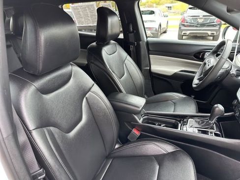 Used 2025 Jeep Compass Limited AWD/4WD image 15