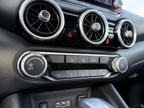 Used 2024 Nissan Sentra SV image 17