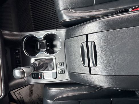 Used 2018 Toyota Highlander SE image 18