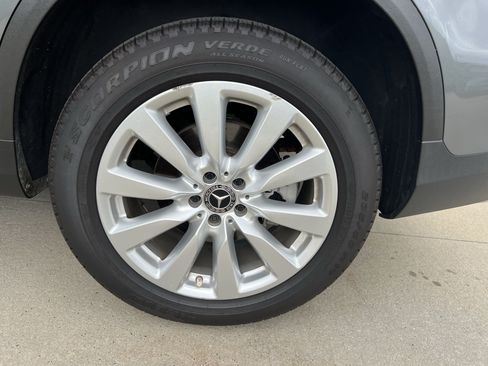 Used 2020 Mercedes-Benz GLC 300 4MATIC image 13