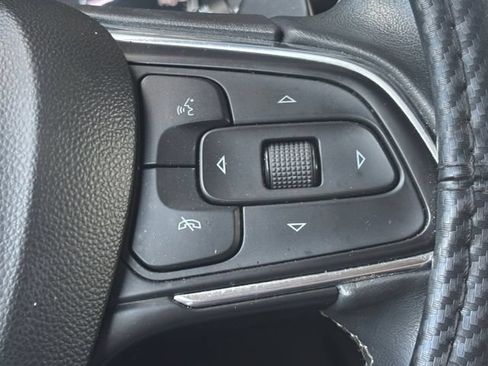 Used 2022 Buick Envision Essence w/ Technology Package II FWD image 15