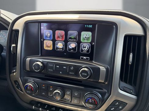 Used 2017 GMC Sierra 2500 Denali w/ Duramax Plus Package AWD/4WD image 18