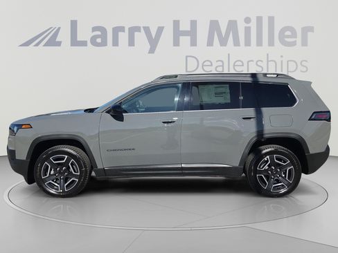 New 2026 Jeep Cherokee Laredo AWD/4WD image 2
