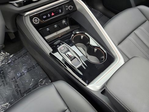 Used 2025 Audi Q5 Premium Plus w/ Premium Plus AWD/4WD image 11