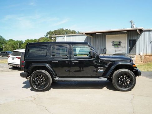 Used 2022 Jeep Wrangler Unlimited Sahara w/ Cold Weather Group image 3