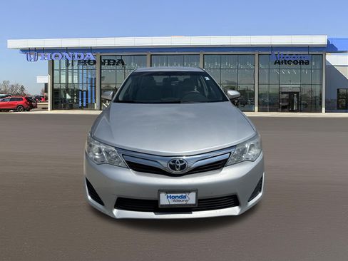 Used 2012 Toyota Camry LE FWD image 7