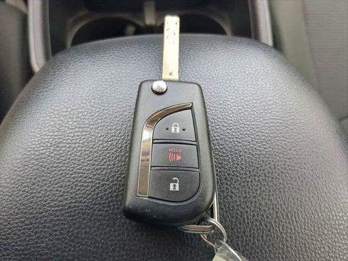 Certified 2022 Toyota RAV4 LE FWD image 25