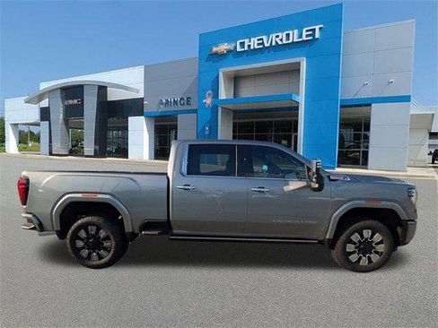 New 2025 GMC Sierra 2500 Denali w/ Denali Reserve Package image 3
