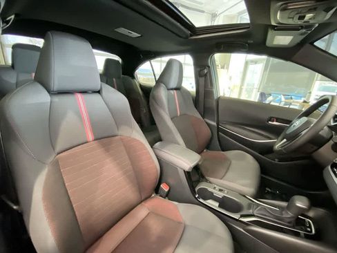 Used 2025 Toyota Corolla SE image 27