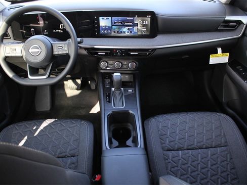 New 2025 Nissan Kicks SV w/ Charging Package image 26