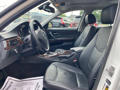 Used 2011 BMW 328i xDrive Sedan w/ Premium Pkg 2 AWD/4WD image 9
