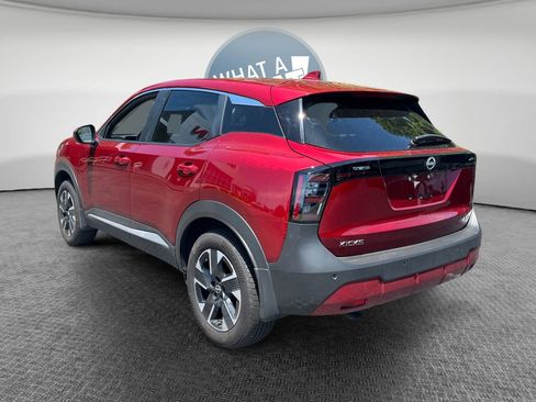 Used 2025 Nissan Kicks SV AWD/4WD image 6