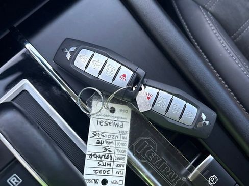 Used 2022 Mitsubishi Outlander SE AWD/4WD image 23